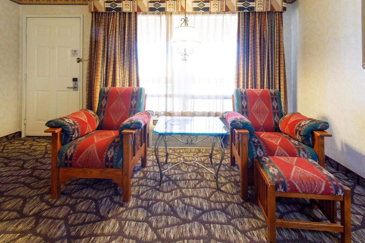 Gold Country Inn And Casino By Red Lion Hotels Elko Exterior photo